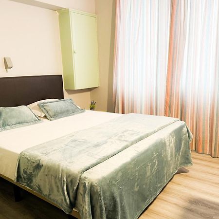 Hostel Monaco Funchal  Luaran gambar